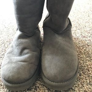 Short gray ugg boots
